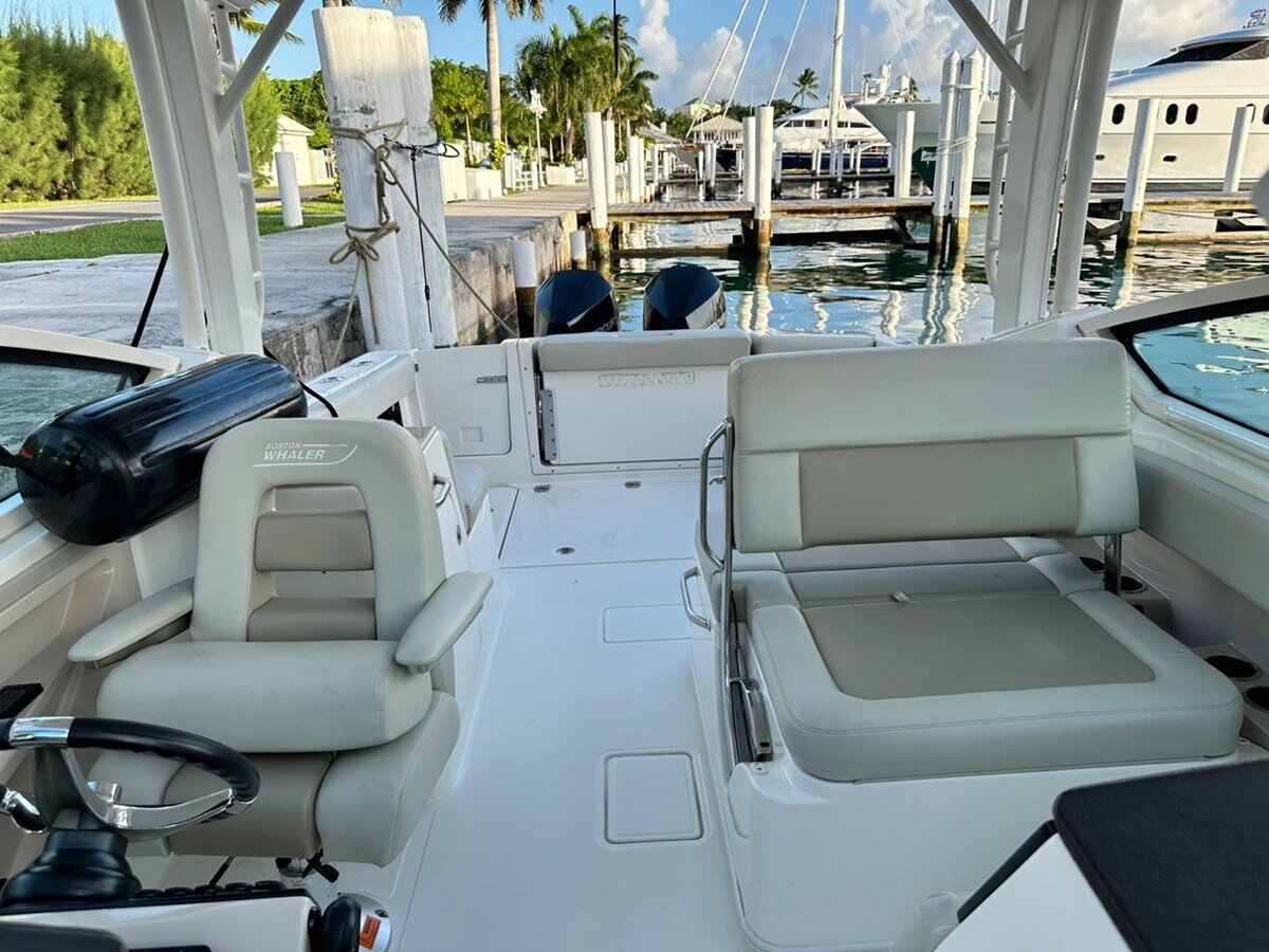 2021-boston-whaler-28-9ddb9a