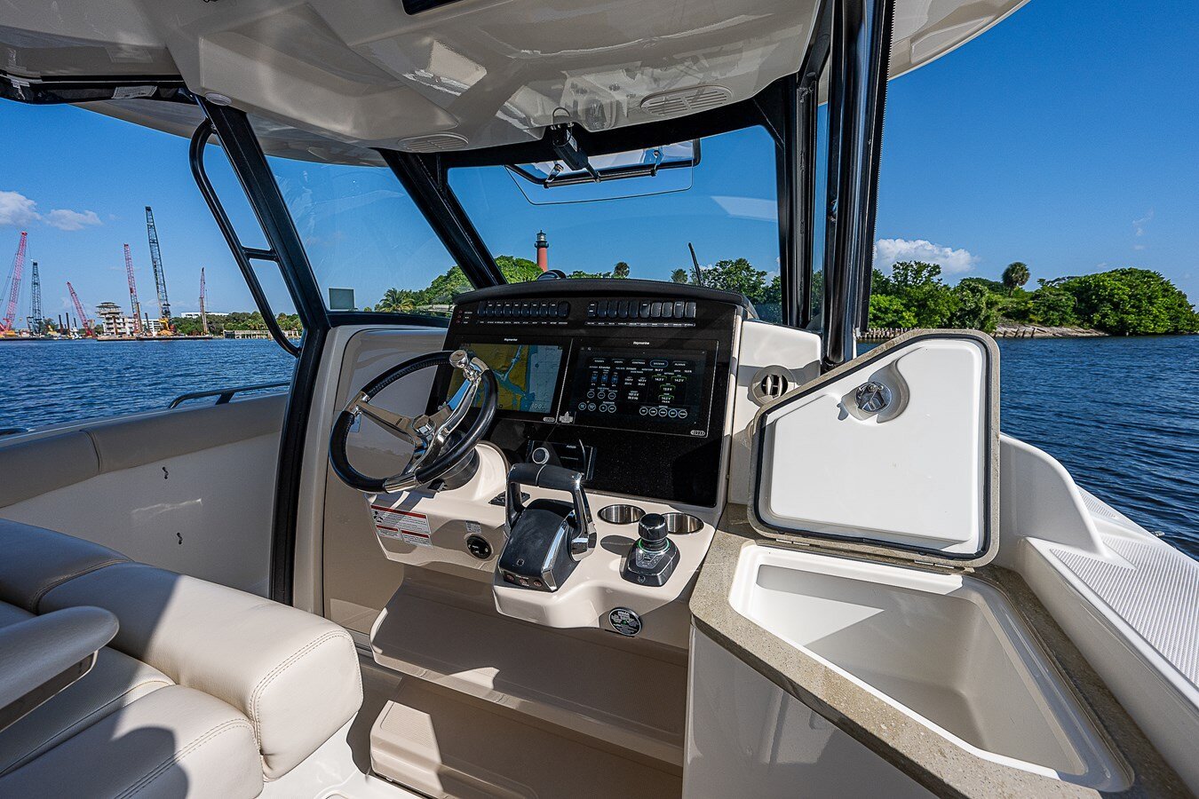 2021-boston-whaler-35-6-c5490e