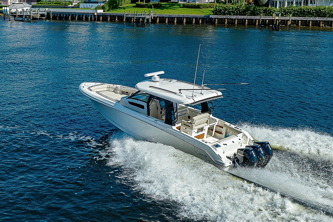 2021-boston-whaler-35-6-c5490e