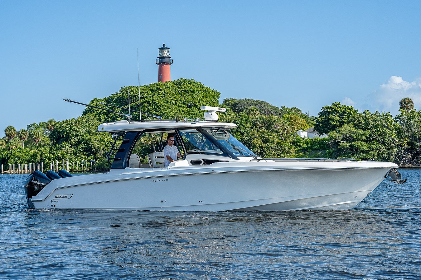 2021-boston-whaler-35-6-c5490e