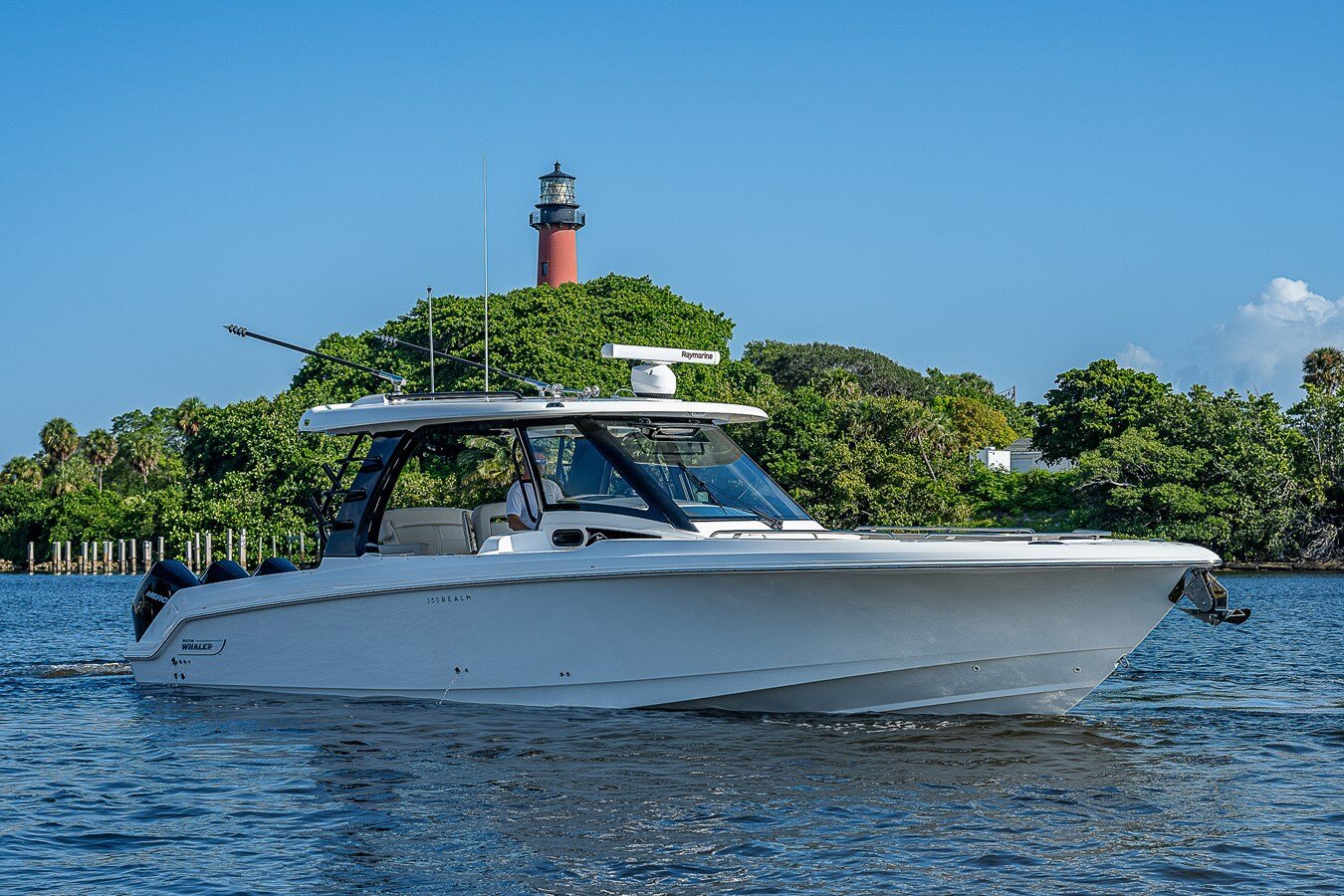 2021-boston-whaler-35-6-c5490e