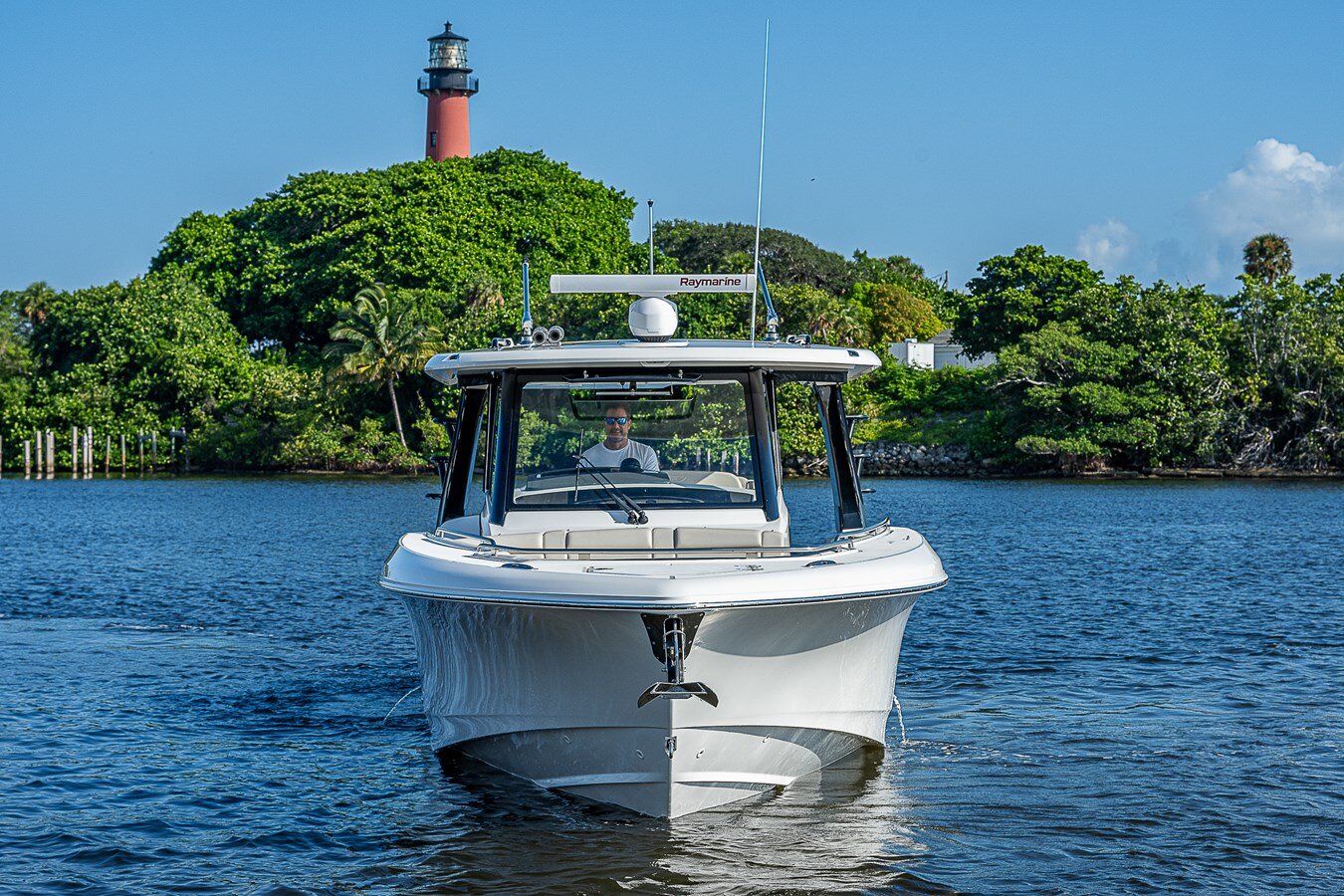 2021-boston-whaler-35-6-c5490e