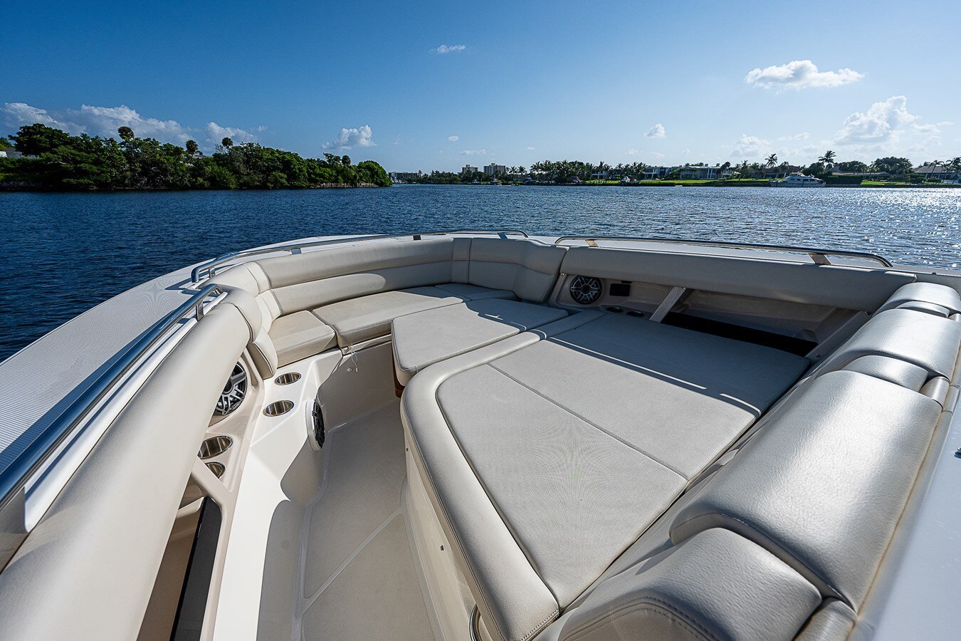 2021-boston-whaler-35-6-c5490e