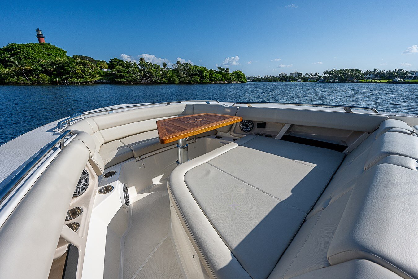 2021-boston-whaler-35-6-c5490e