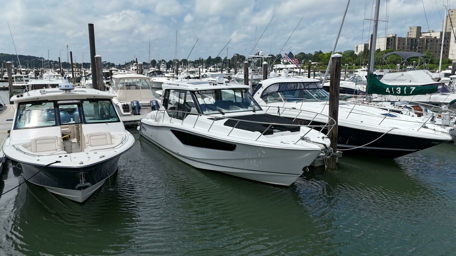 2021-boston-whaler-40-33dd9e