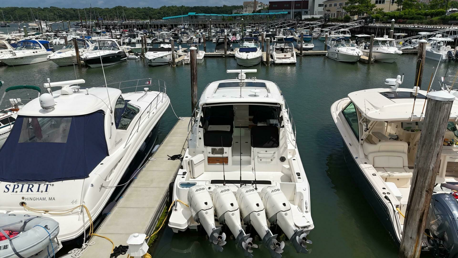 2021-boston-whaler-40-33dd9e