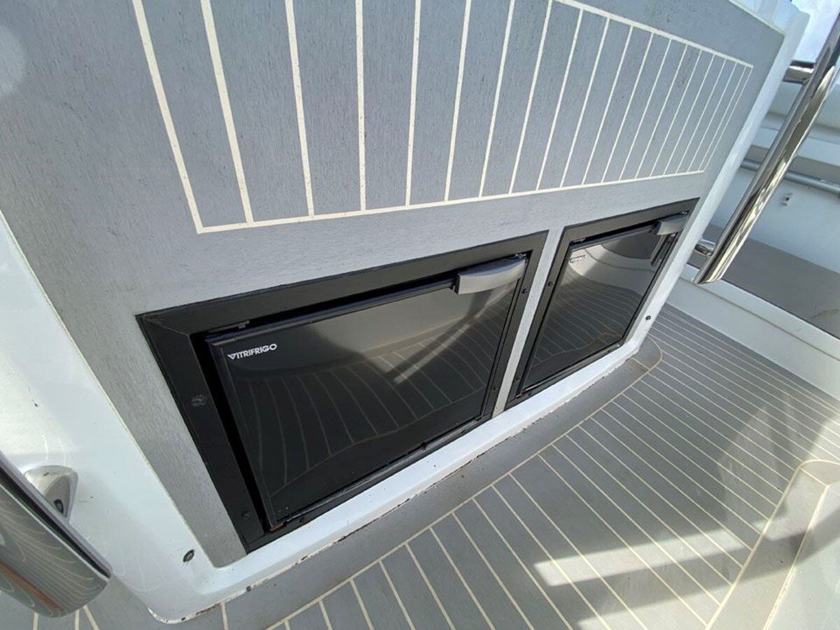 2021-comitti-32-6-c3e3c1