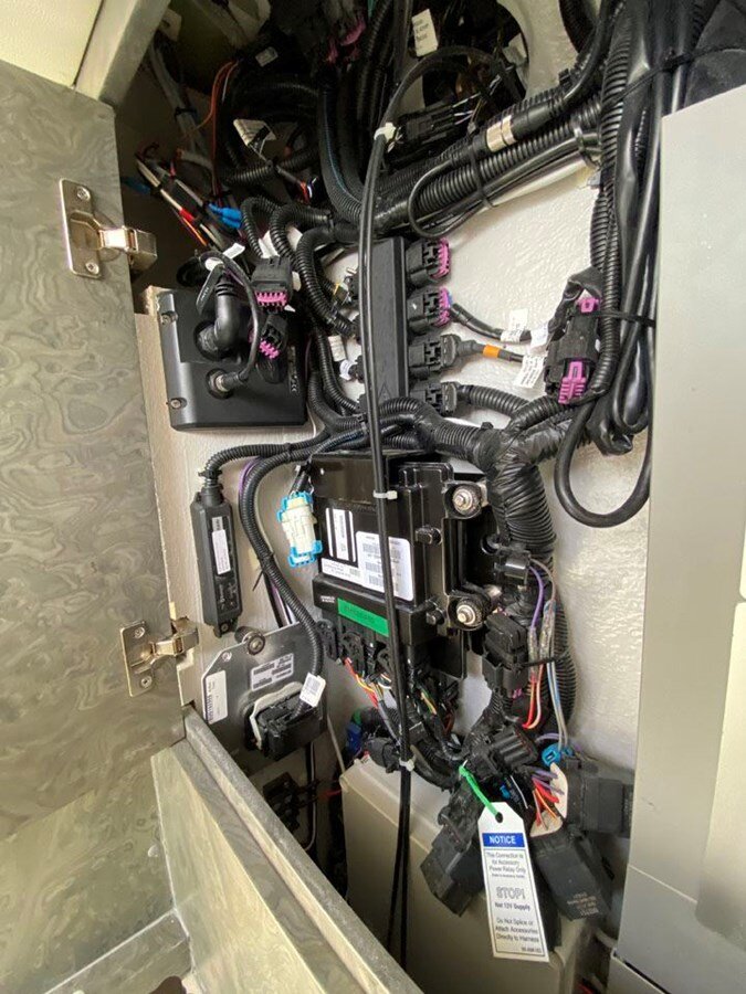 2021-comitti-32-6-c3e3c1