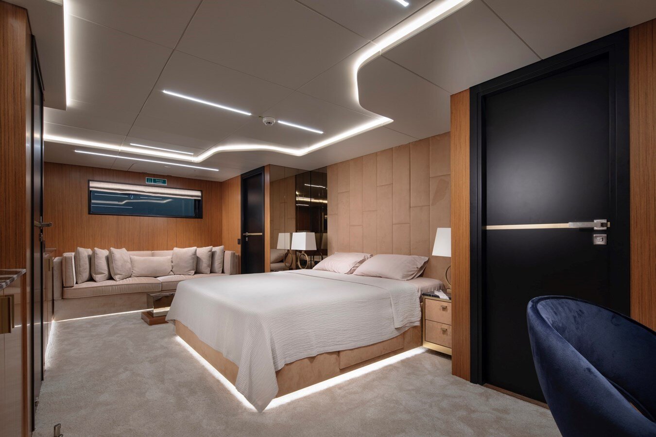 2021-custom-steel-motoryacht-98-6-f972b3