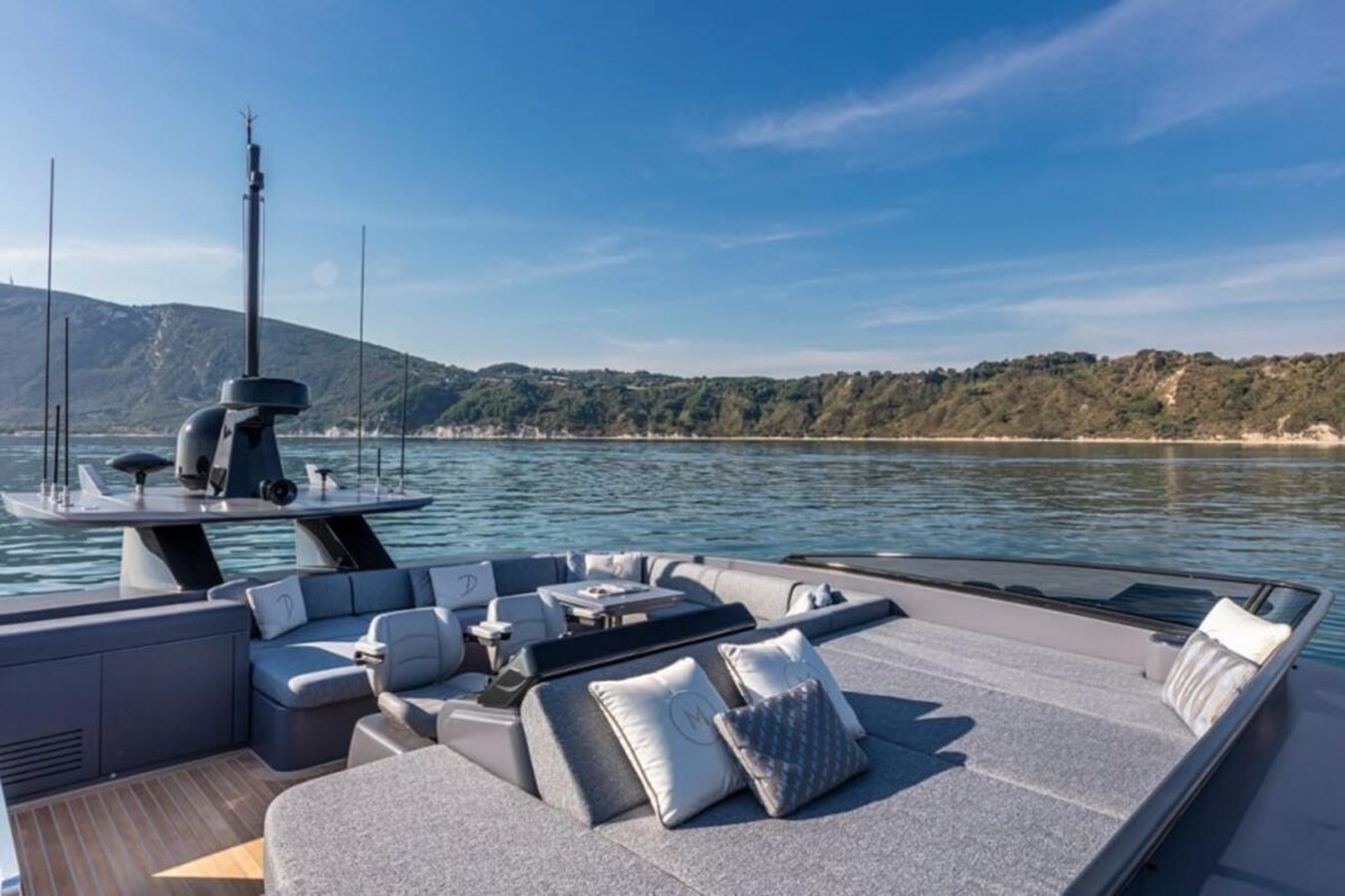 2021-extra-yachts-85-4-5f8829