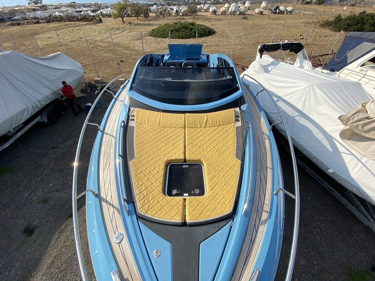 2021-fairline-32-10-ff55ac