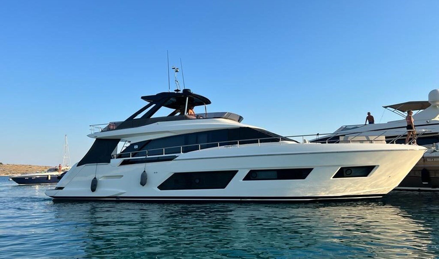 2021-ferretti-yachts-66-5-c46259