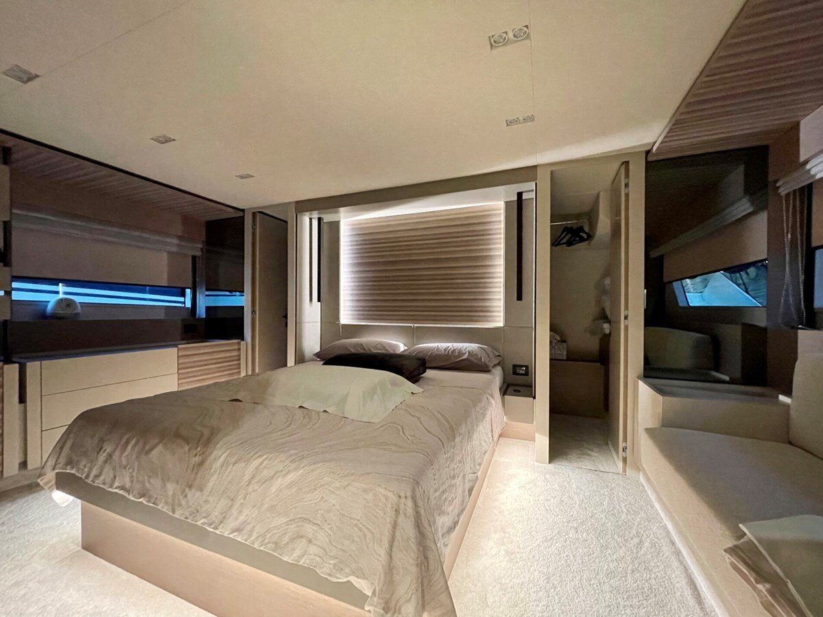 2021-ferretti-yachts-66-5-c46259