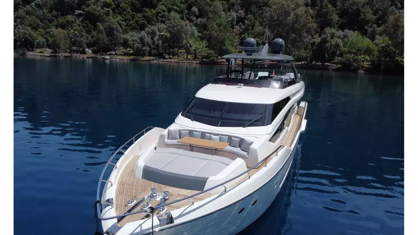 2021-ferretti-yachts-85-10-121316