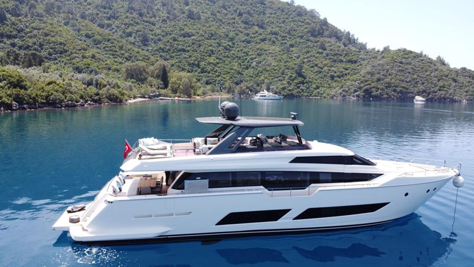 2021-ferretti-yachts-85-8-18d25b