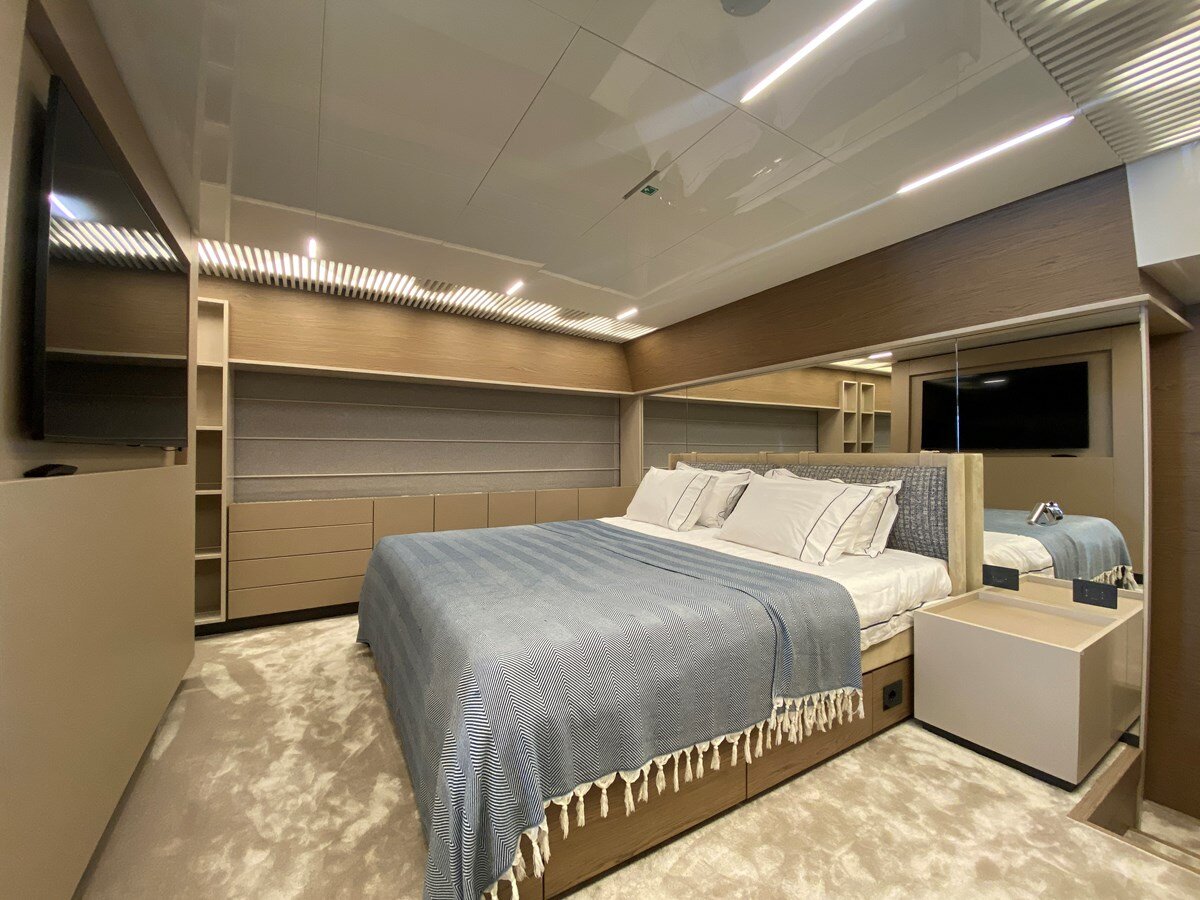 2021-ferretti-yachts-93-6-428e89