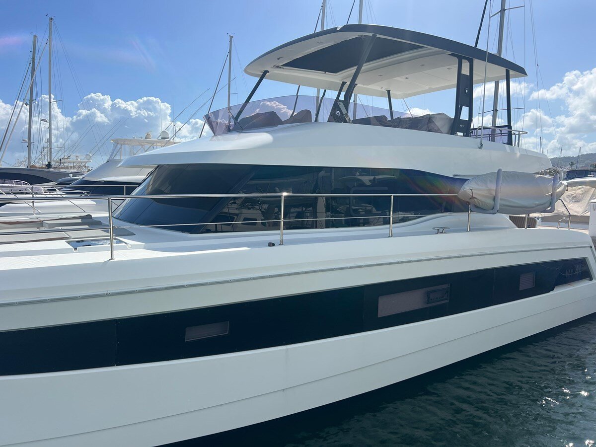 2021-fountaine-pajot-44-9f0a49