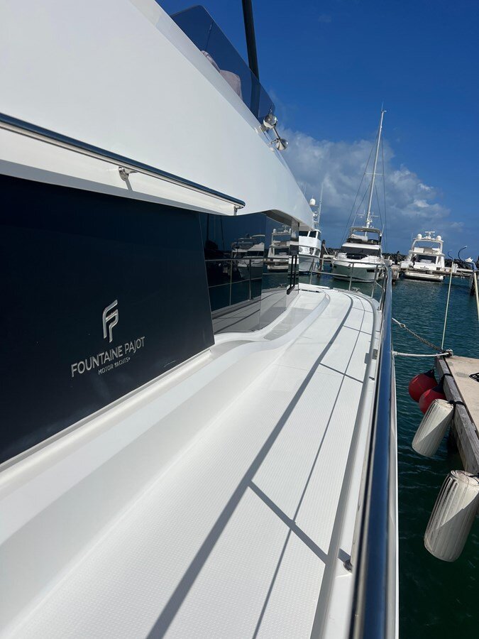 2021-fountaine-pajot-44-9f0a49