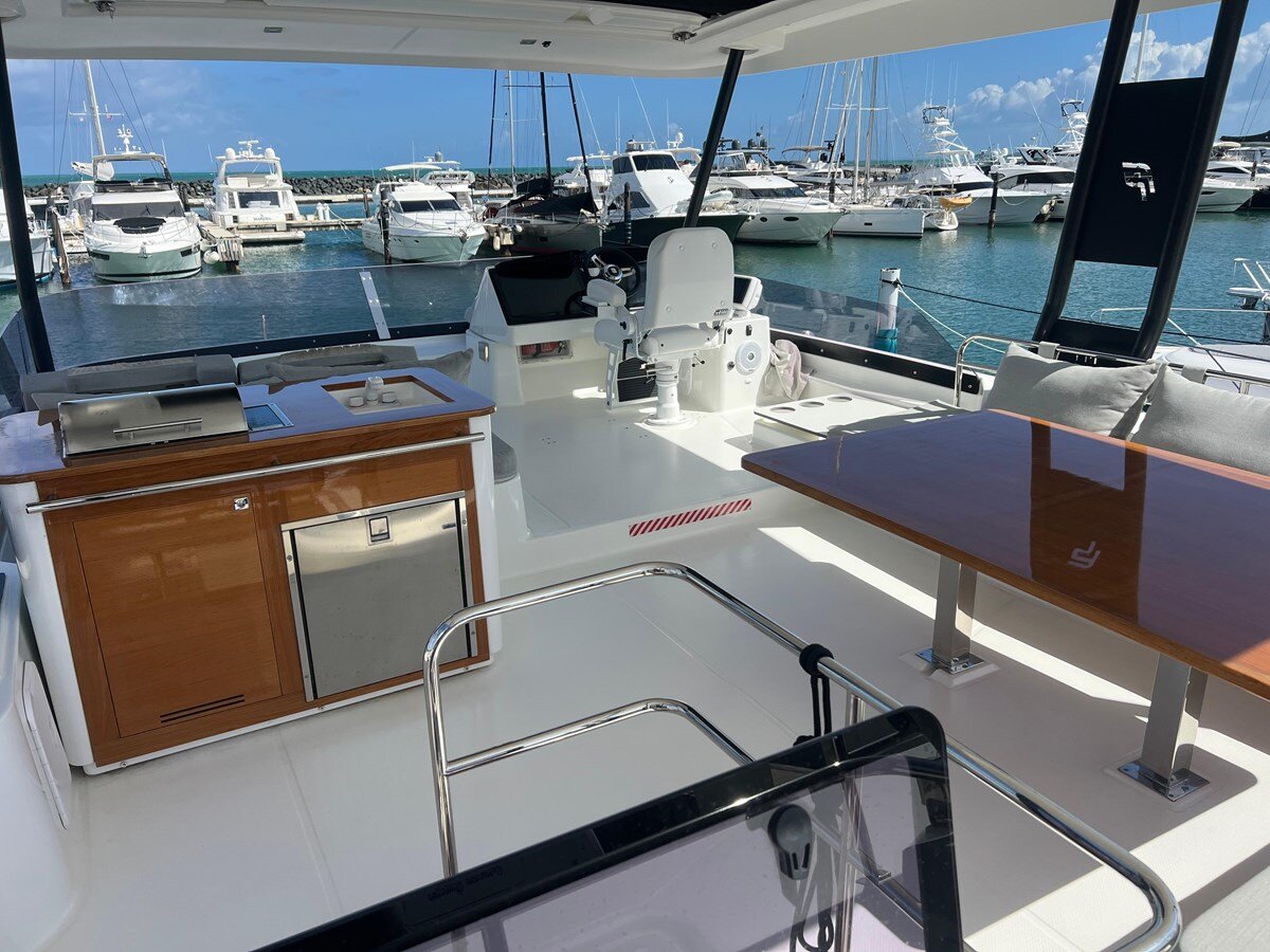 2021-fountaine-pajot-44-9f0a49