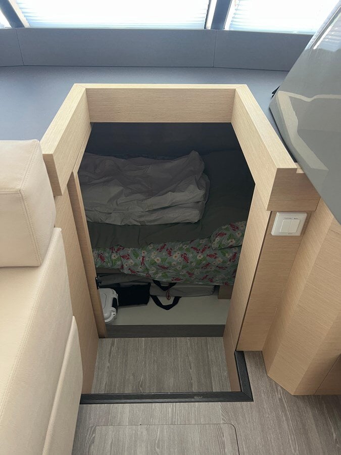 2021-fountaine-pajot-44-9f0a49