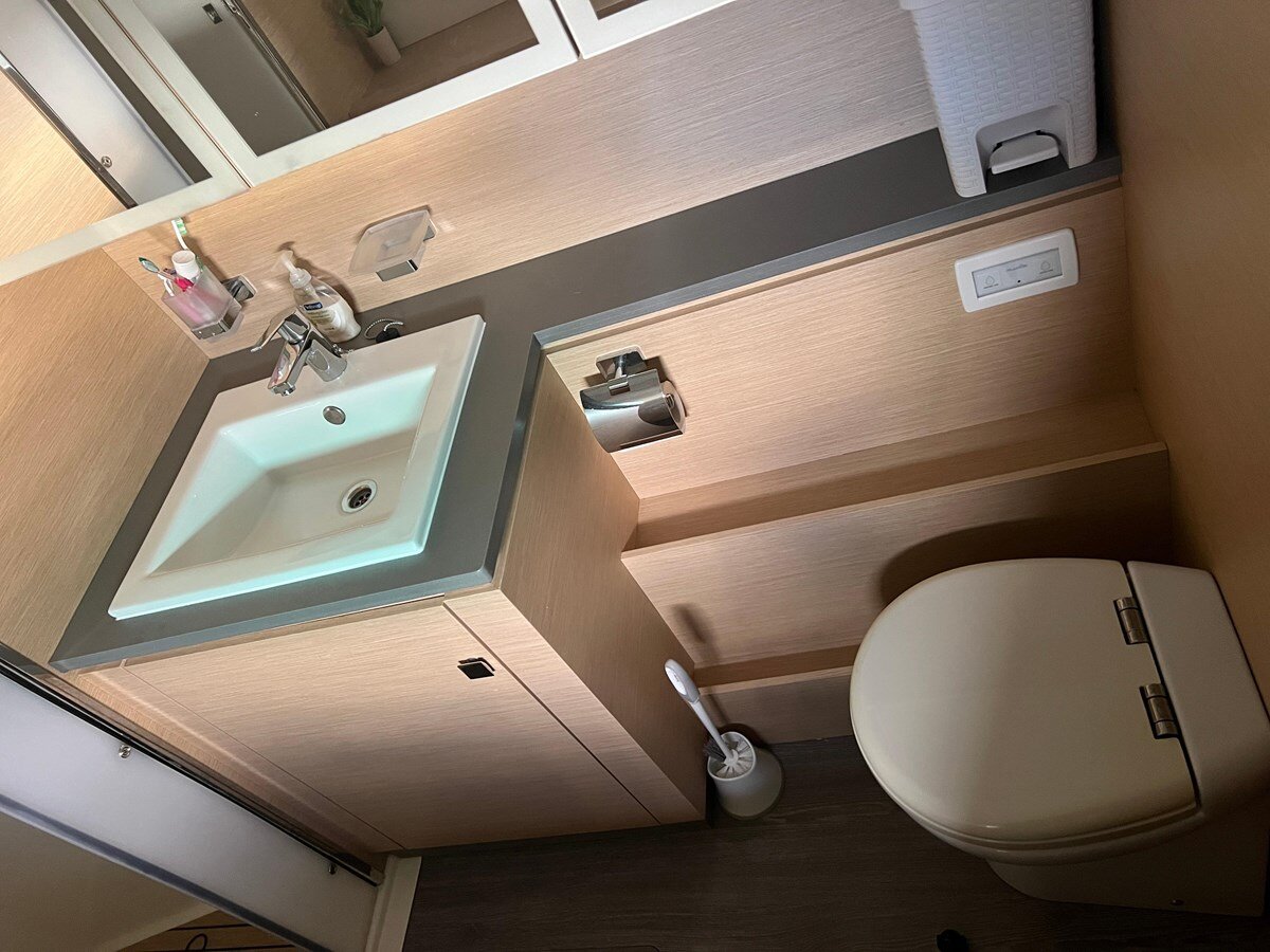 2021-fountaine-pajot-44-9f0a49