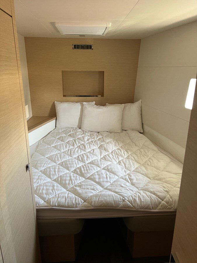 2021-fountaine-pajot-44-9f0a49