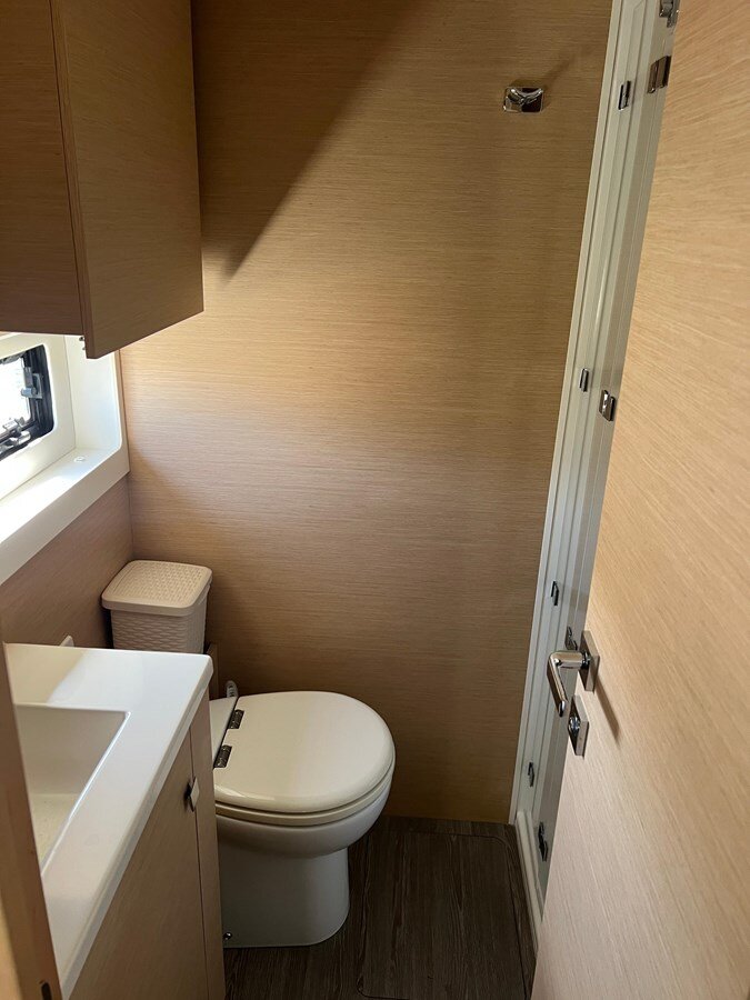 2021-fountaine-pajot-44-9f0a49