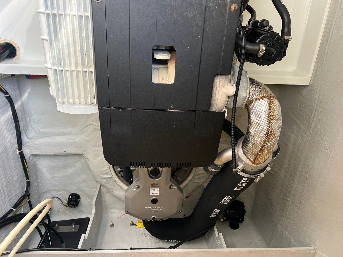 2021-fountaine-pajot-44-9f0a49