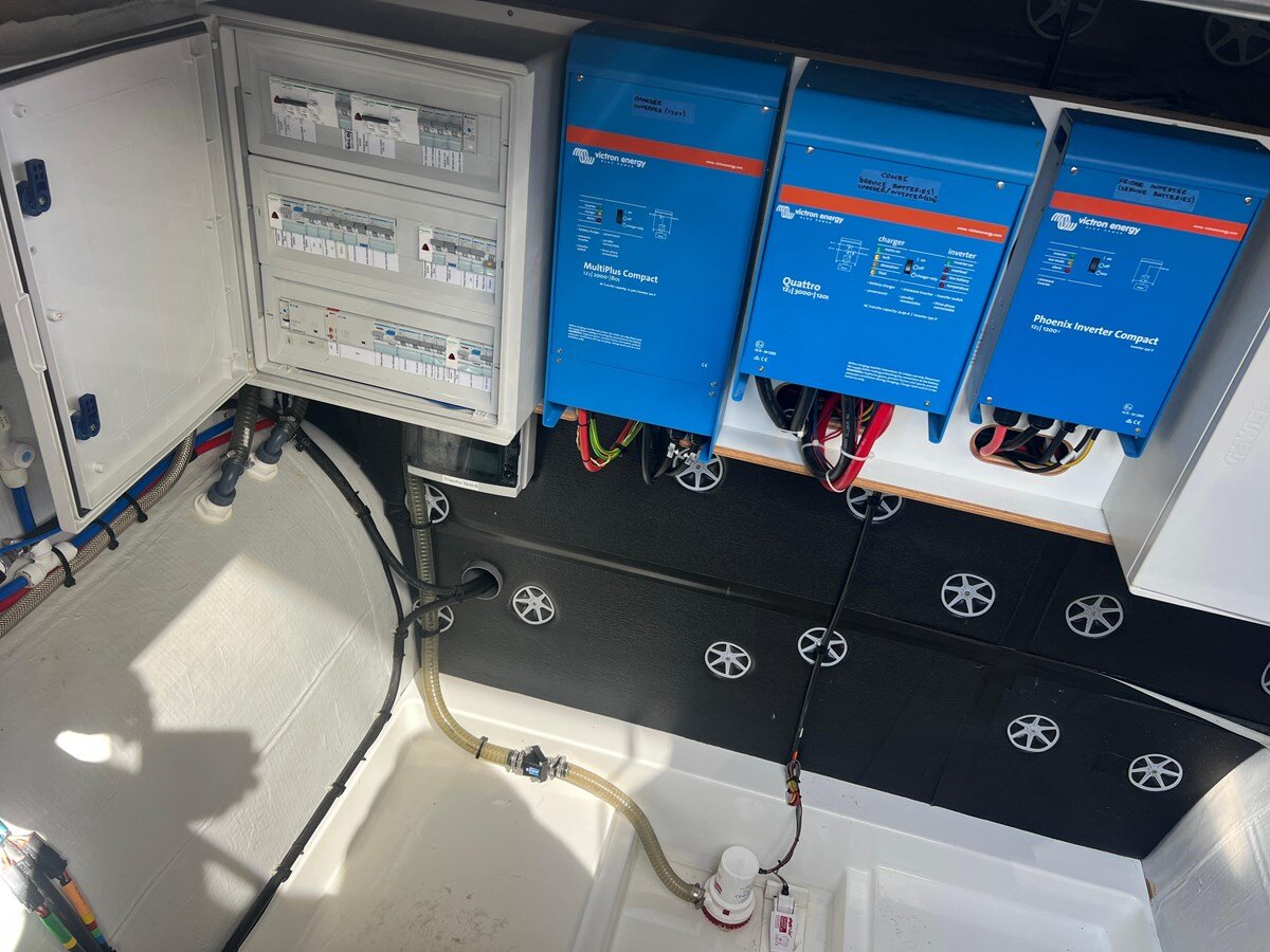 2021-fountaine-pajot-44-9f0a49