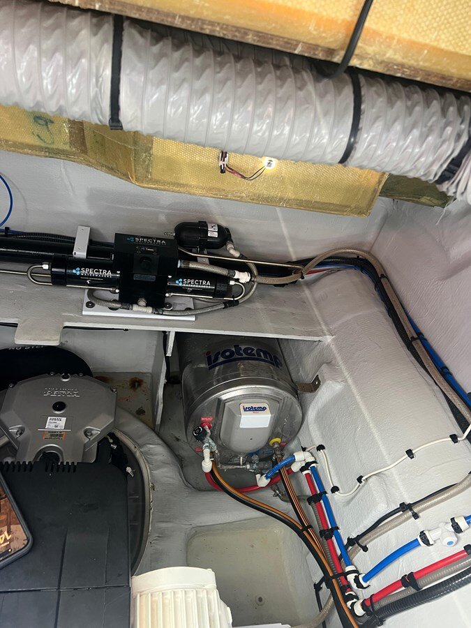 2021-fountaine-pajot-44-9f0a49