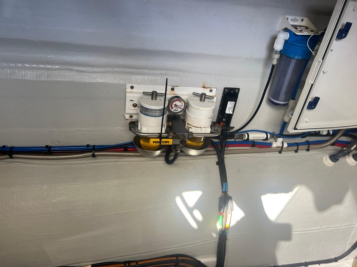 2021-fountaine-pajot-44-9f0a49