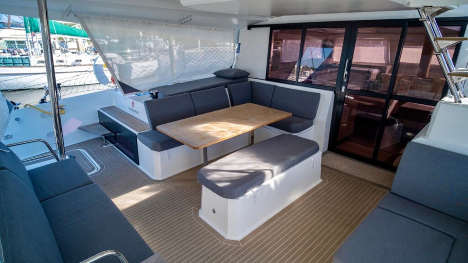 2021-fountaine-pajot-45-d2dfa4