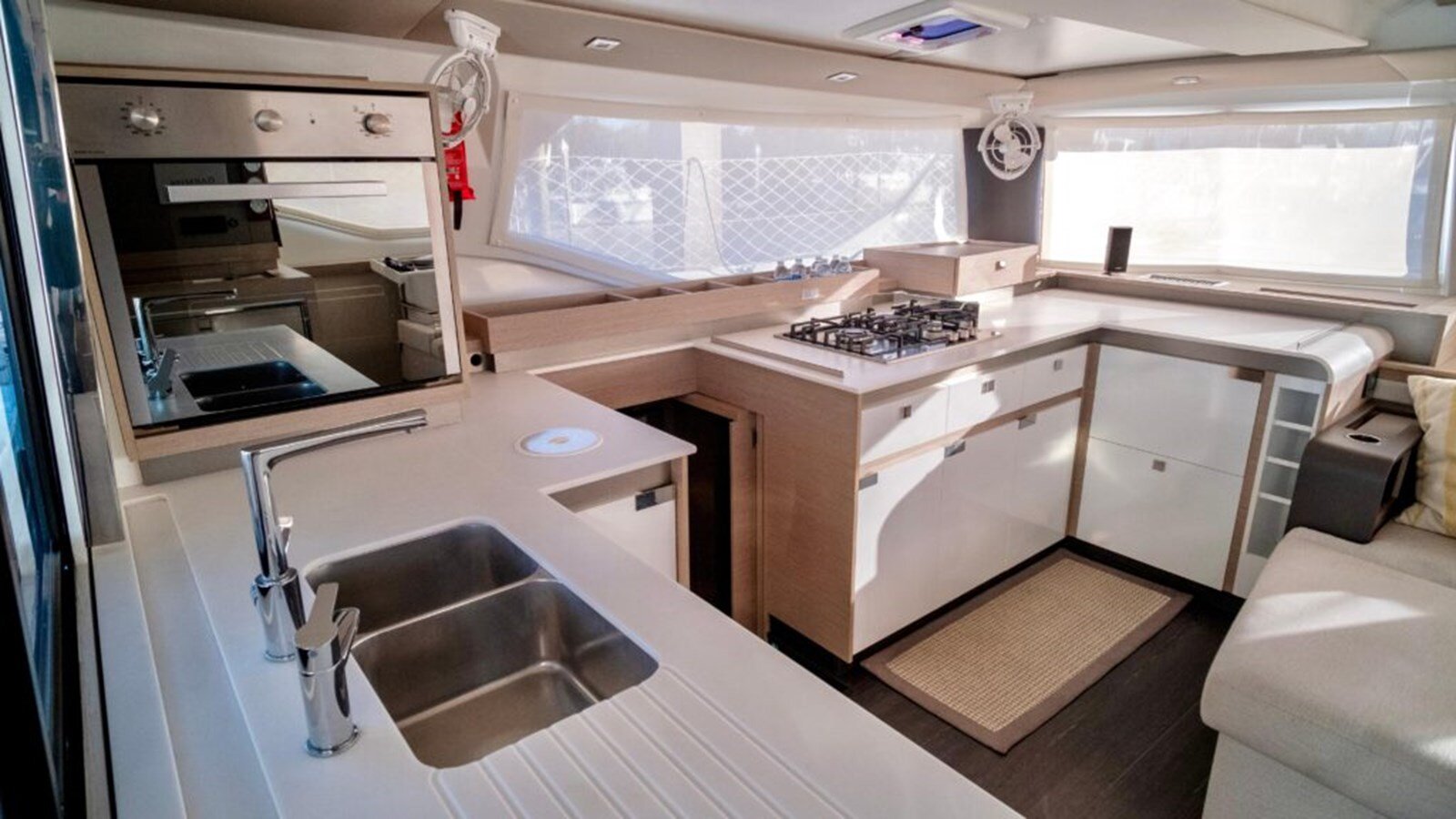 2021-fountaine-pajot-45-d2dfa4