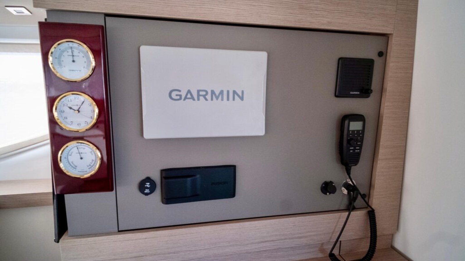 2021-fountaine-pajot-45-d2dfa4