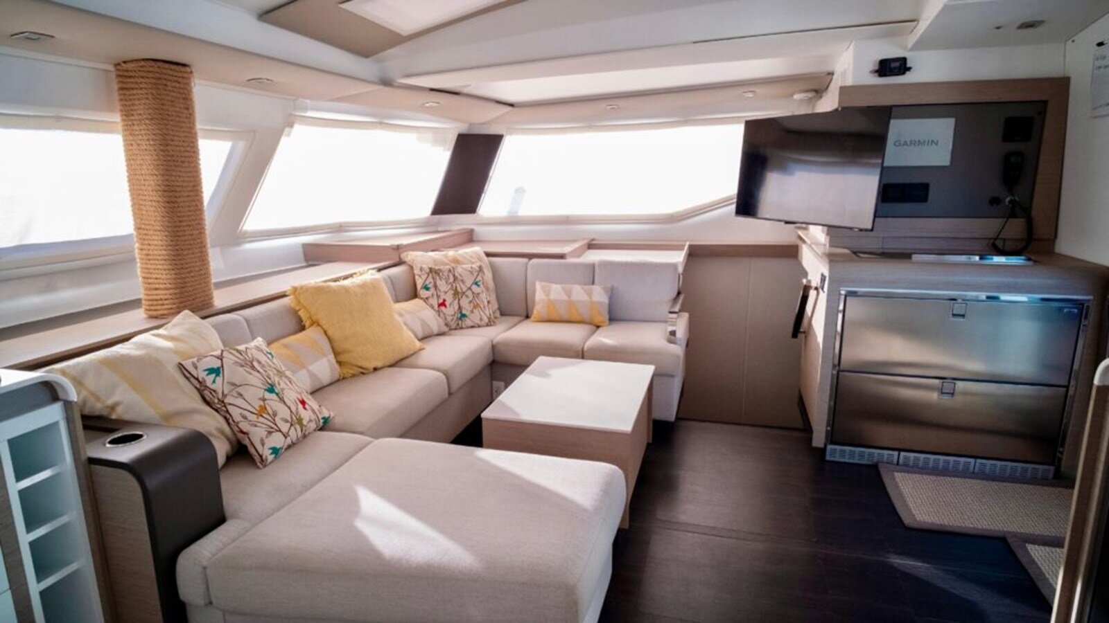 2021-fountaine-pajot-45-d2dfa4