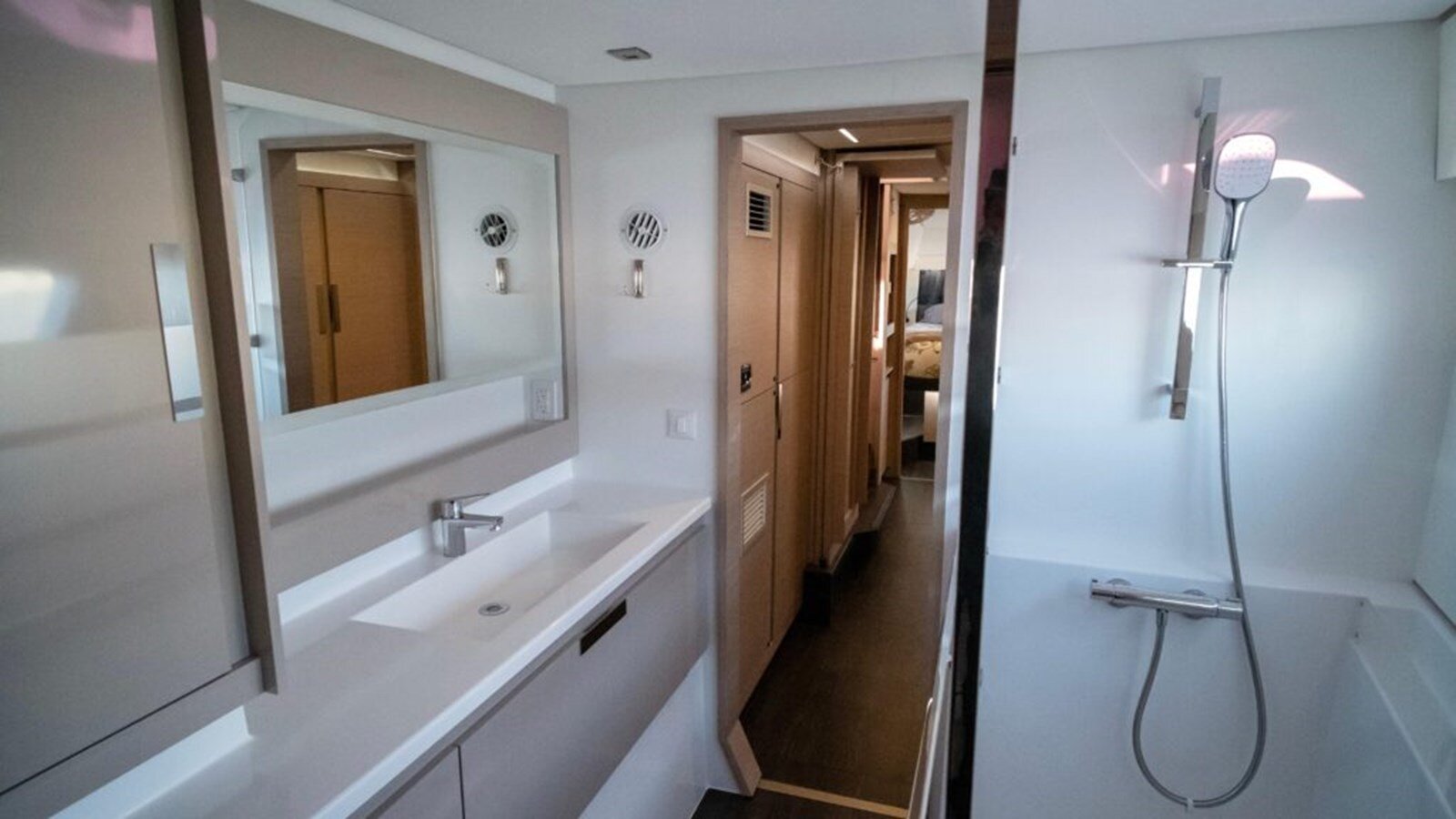 2021-fountaine-pajot-45-d2dfa4