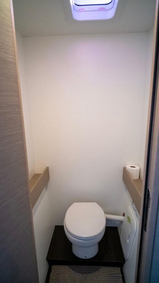 2021-fountaine-pajot-45-d2dfa4