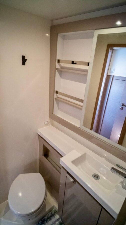 2021-fountaine-pajot-45-d2dfa4