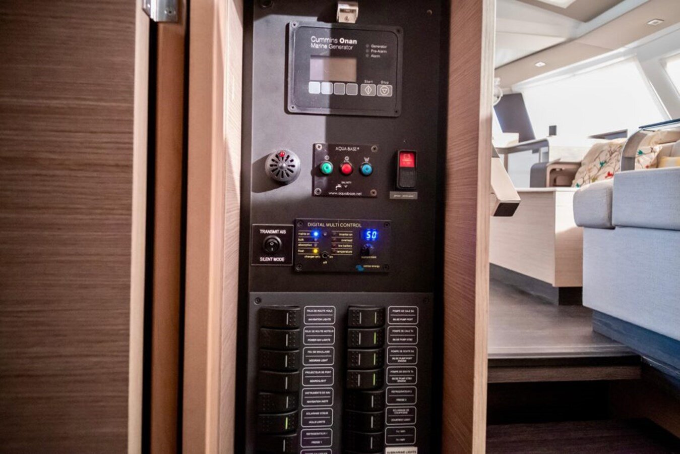 2021-fountaine-pajot-45-d2dfa4