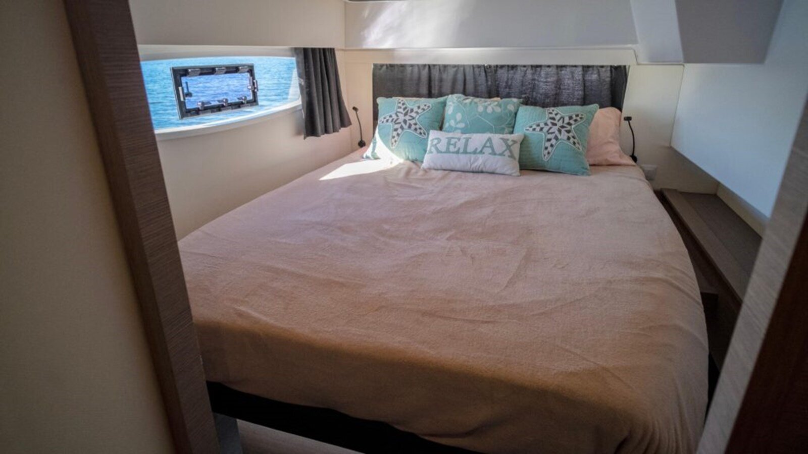 2021-fountaine-pajot-45-d2dfa4