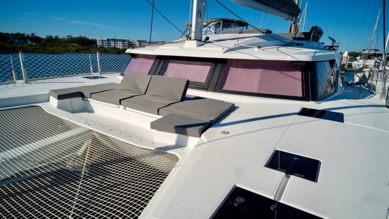 2021-fountaine-pajot-45-d2dfa4