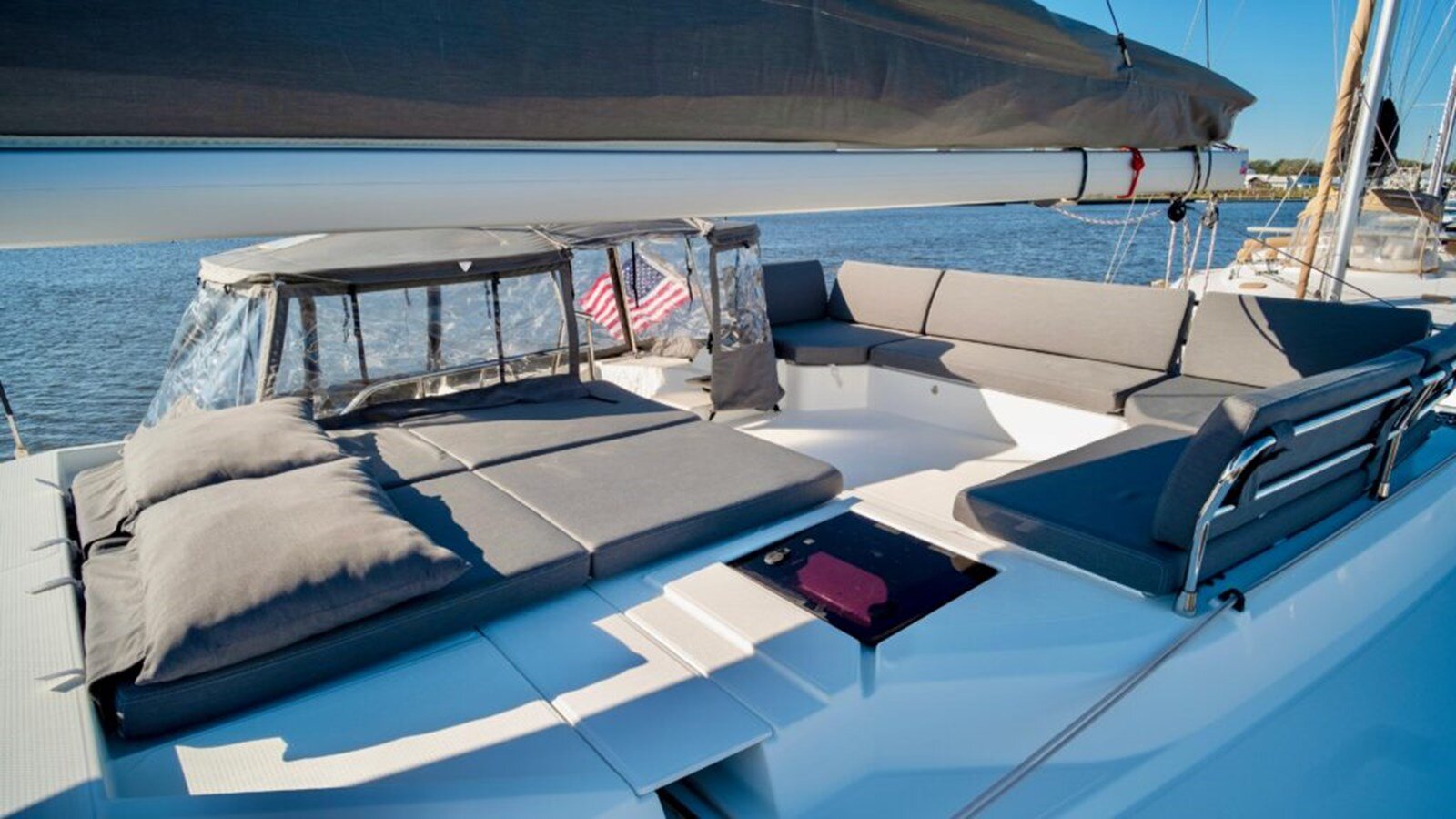 2021-fountaine-pajot-45-d2dfa4