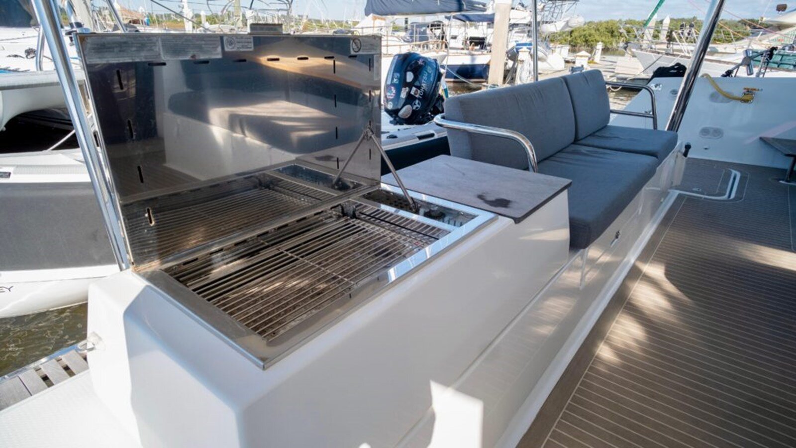 2021-fountaine-pajot-45-d2dfa4