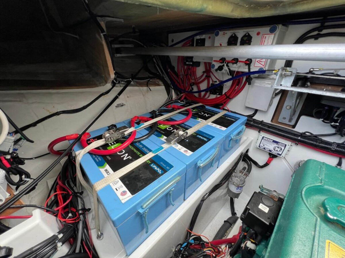 2021-fountaine-pajot-45-d2dfa4