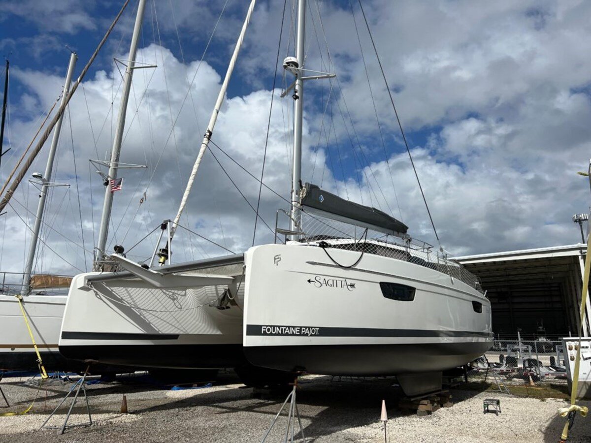 2021-fountaine-pajot-45-d2dfa4