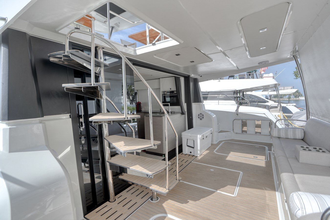 2021-fountaine-pajot-50-7-d7f7ac