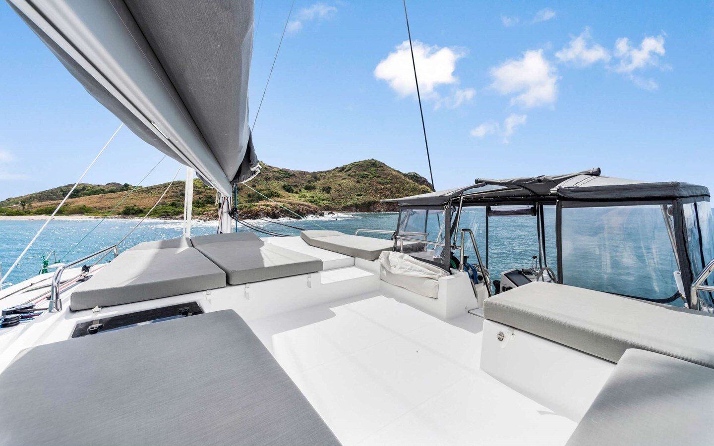 2021-fountaine-pajot-50-406d55