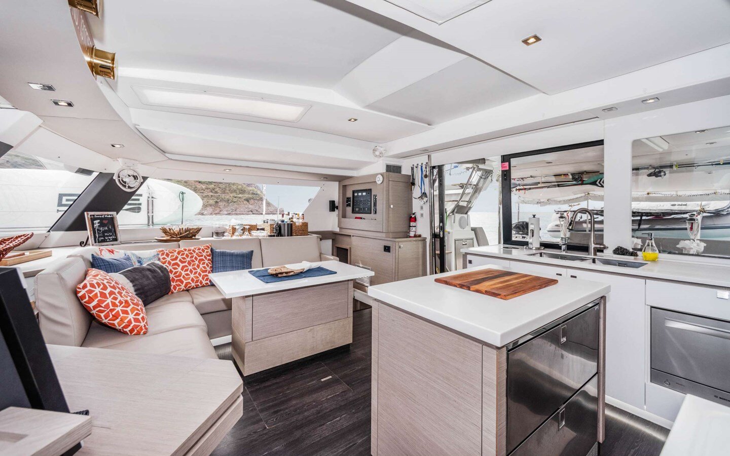 2021 FOUNTAINE PAJOT 50'