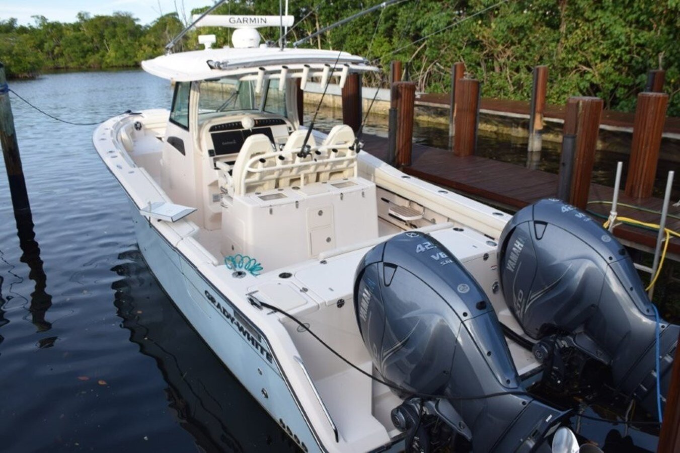 2021-grady-white-33-3c6829