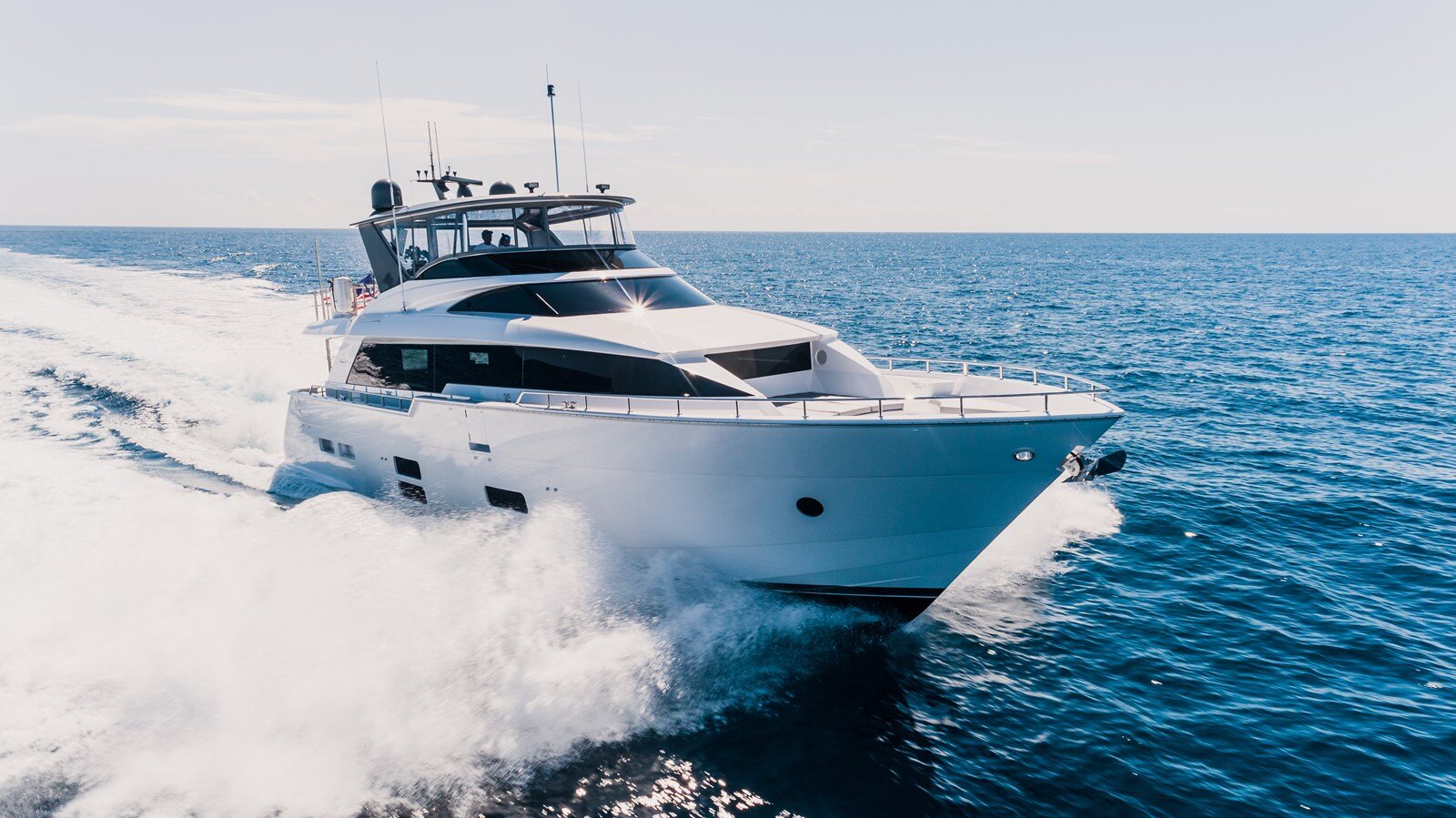 2021-hatteras-75-280c85